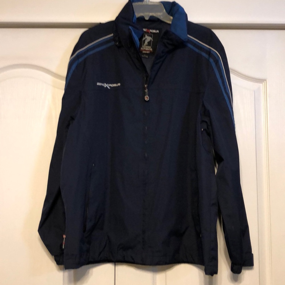 Light weight performance jacket